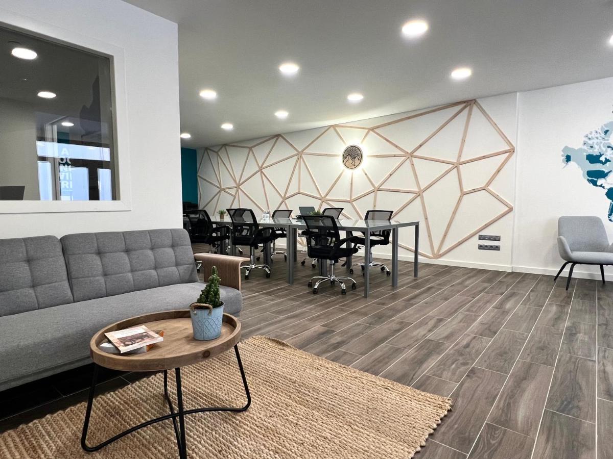 Espot Cowork & Apartments - L'Amfitriona エクステリア 写真