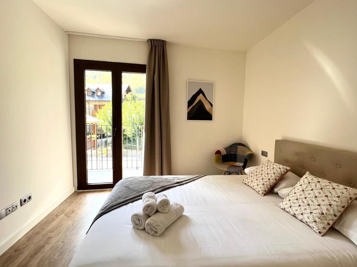 Espot Cowork & Apartments - L'Amfitriona エクステリア 写真