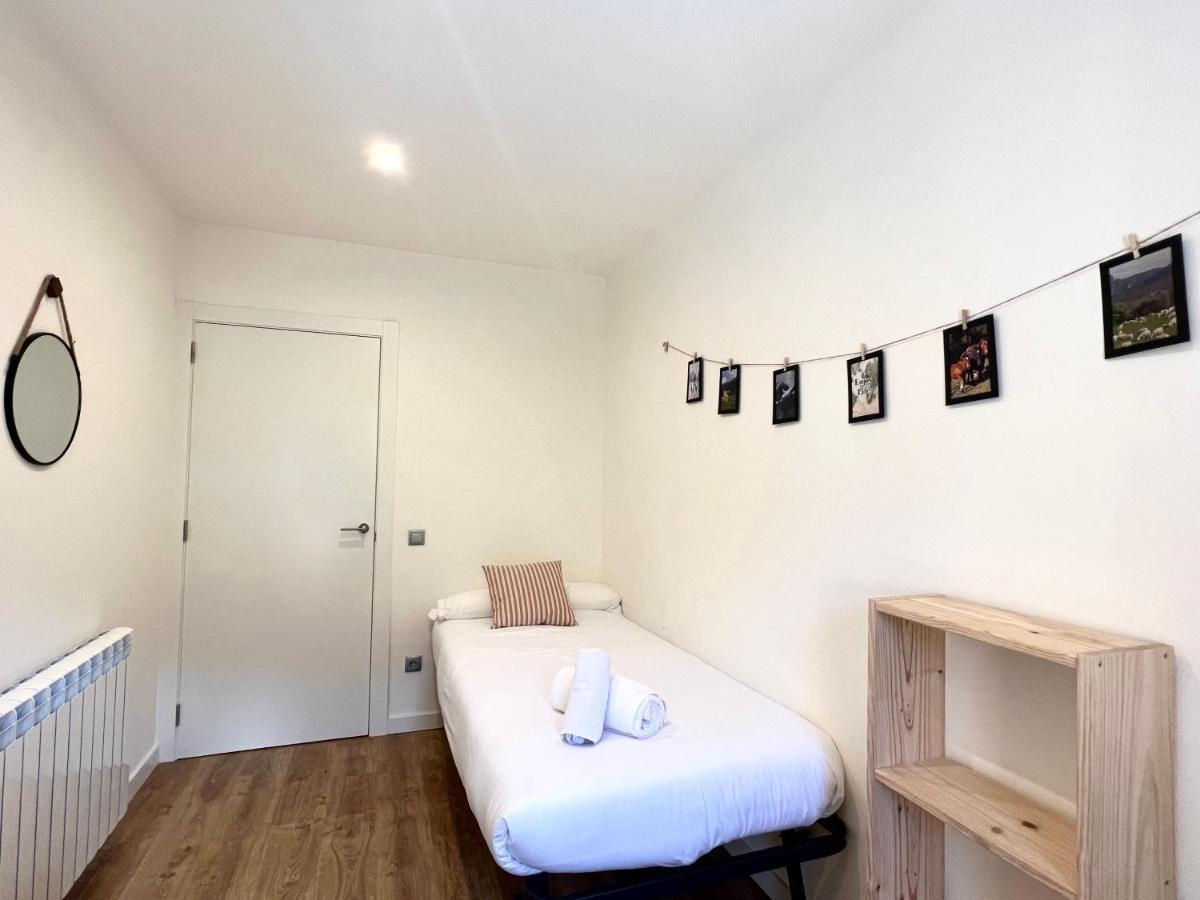 Espot Cowork & Apartments - L'Amfitriona エクステリア 写真