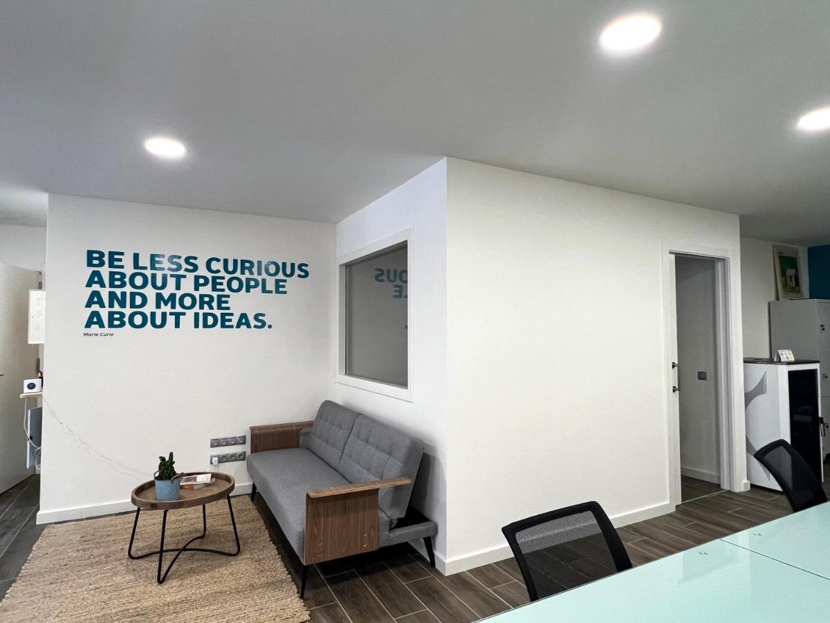 Espot Cowork & Apartments - L'Amfitriona エクステリア 写真