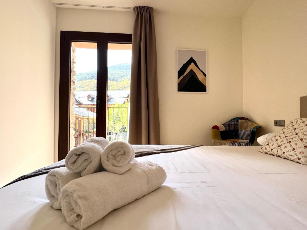 Espot Cowork & Apartments - L'Amfitriona エクステリア 写真