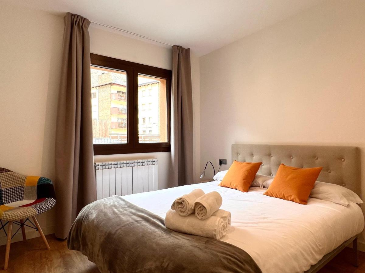 Espot Cowork & Apartments - L'Amfitriona エクステリア 写真