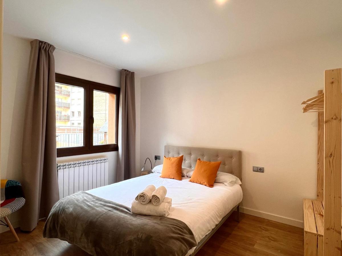 Espot Cowork & Apartments - L'Amfitriona エクステリア 写真